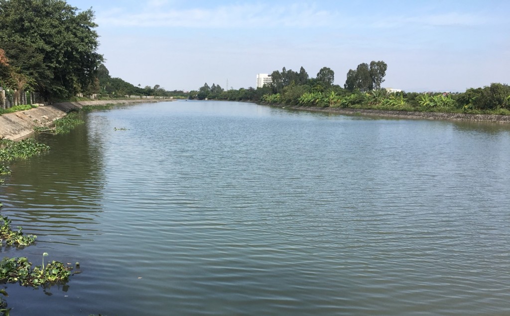 Nằm mơ thấy nước - Điềm báo bất ngờ & con số phát tài! 9 Mơ thấy nước sông đánh số gì?