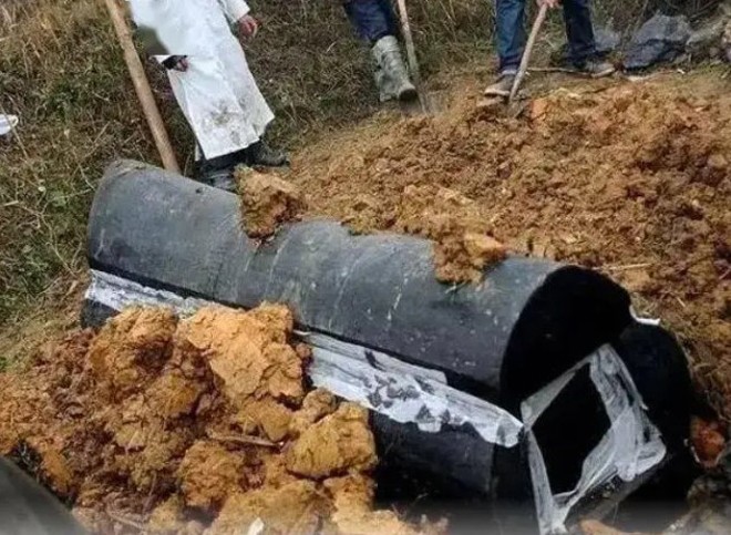 Nằm mơ thấy quan tài có điềm báo gì, đánh số gì trúng lớn? 10 Nằm mơ thấy quan tài bị chôn xuống đất có ý nghĩa gì? Đánh số nào may mắn nhất?